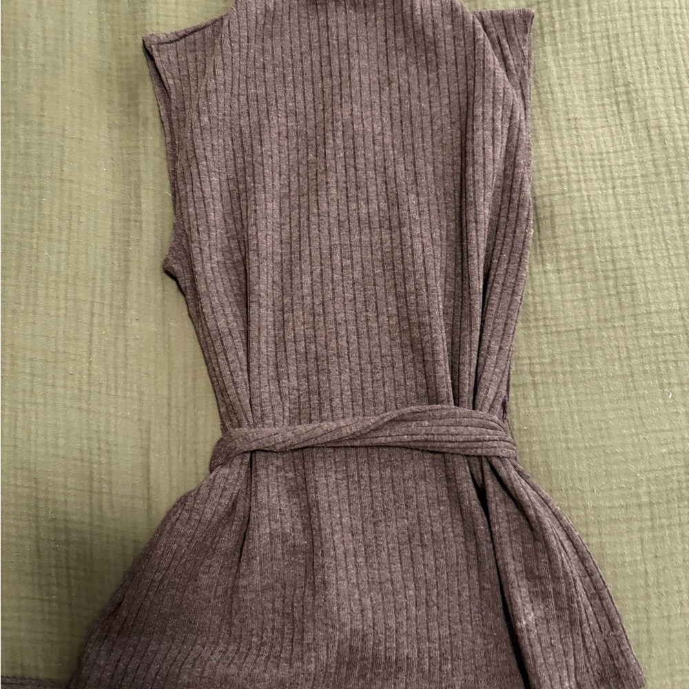 Zara Gray, Knit Mockneck Tank Top with Belt - Picture 2 of 4